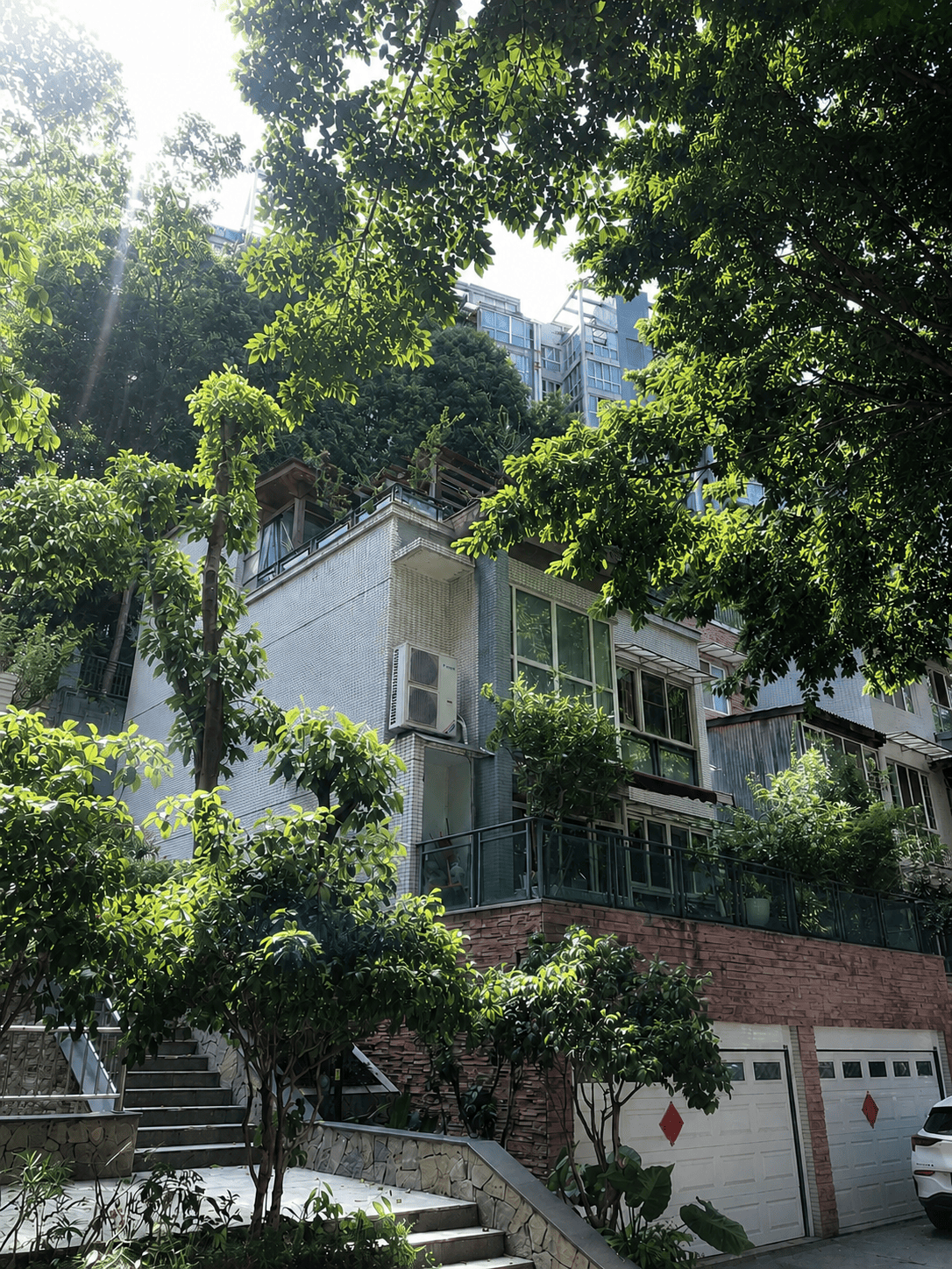 城口岛居岁月从容升级：小小岛老别墅加装蒂升悦行款电梯